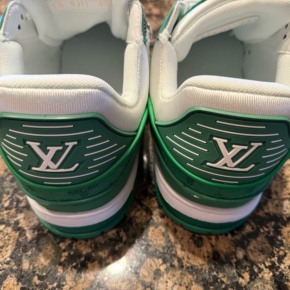 Louis Vuitton Sneakers - Picture 4 of 4